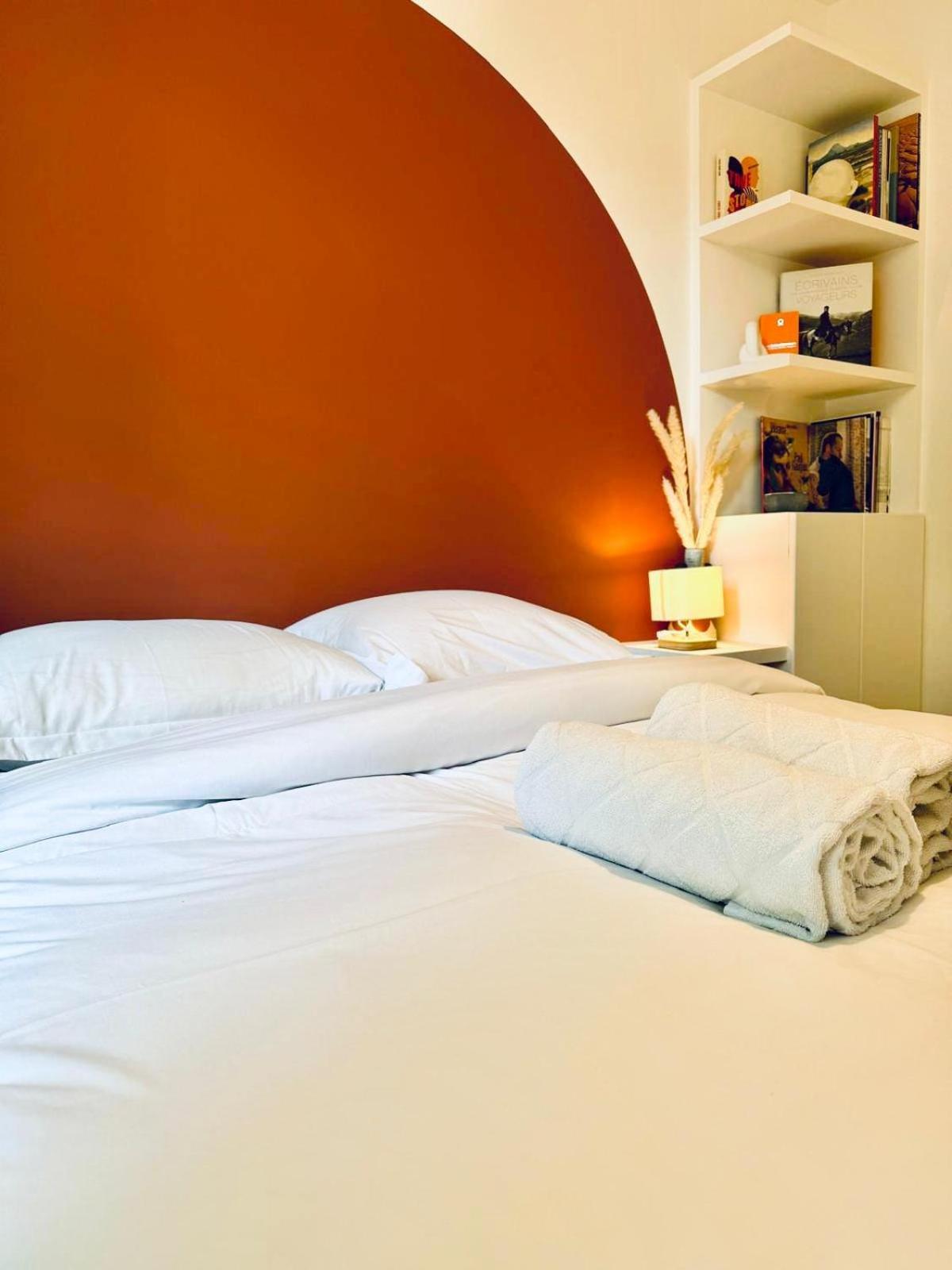 Charmant Appartement Au Coeur De Montmartre! パリ エクステリア 写真