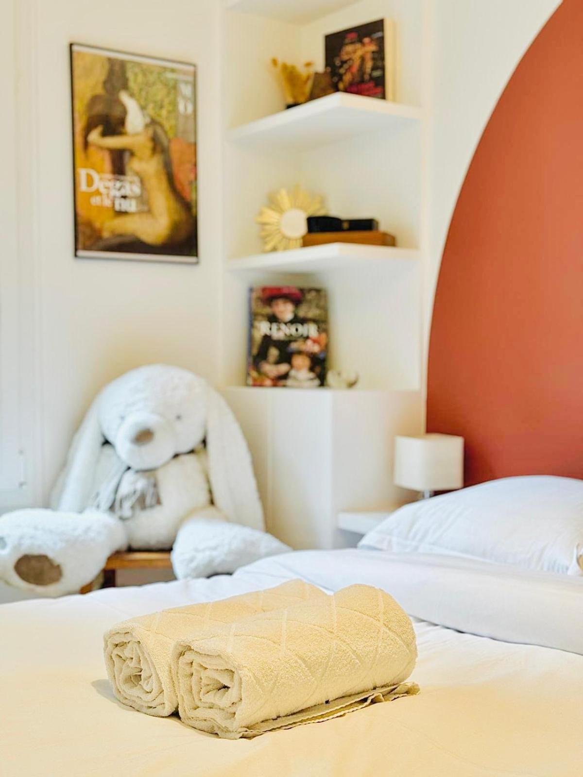 Charmant Appartement Au Coeur De Montmartre! パリ エクステリア 写真